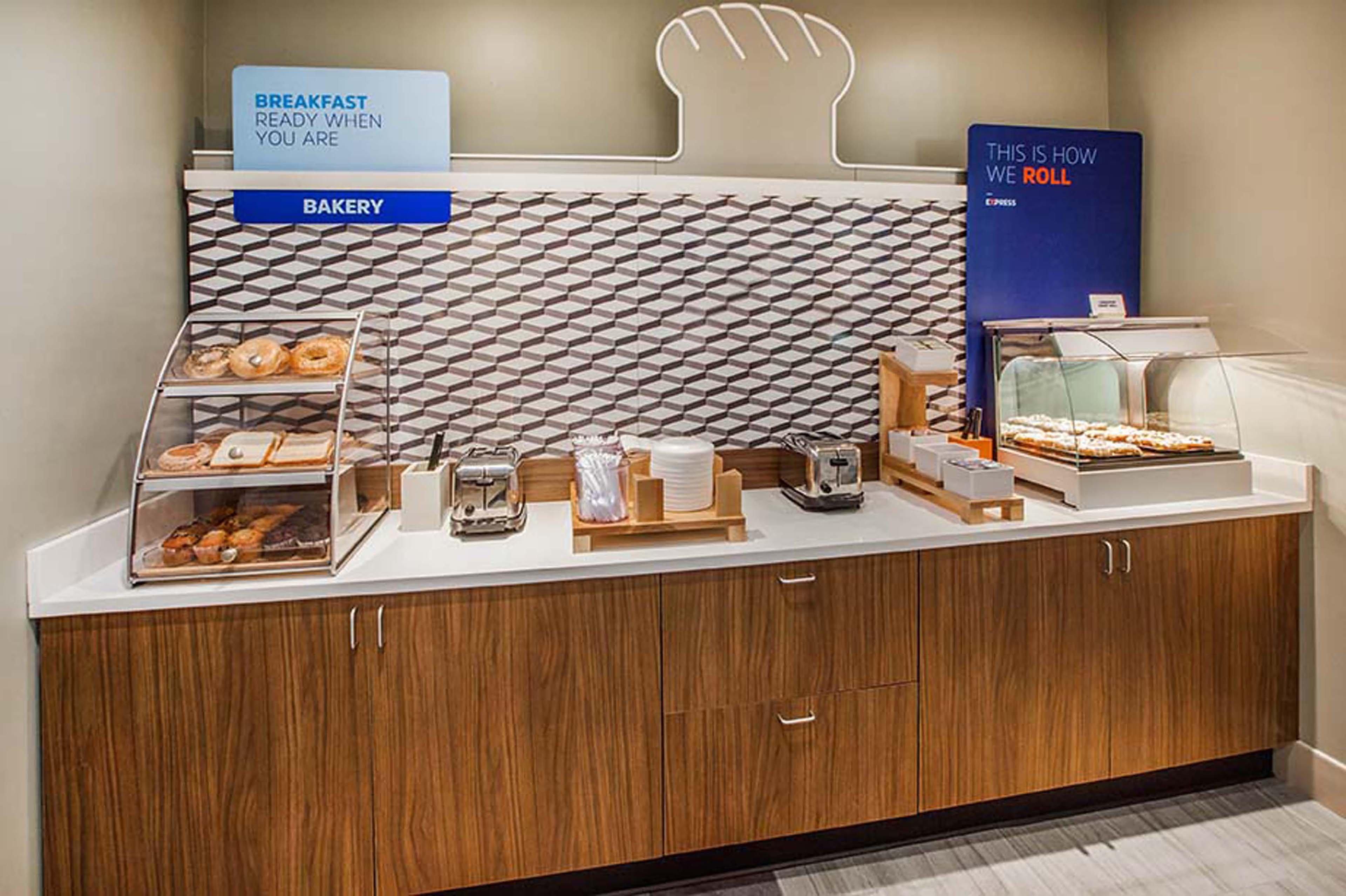 Holiday Inn Express Branford-New Haven By Ihg Экстерьер фото